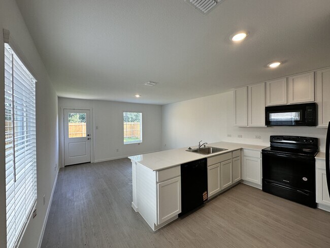 Building Photo - 833 Sandhill Crane Ln