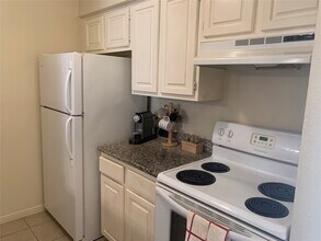 Building Photo - 10075 Westpark Dr