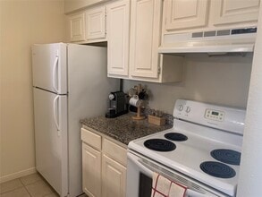 Building Photo - 10075 Westpark Dr