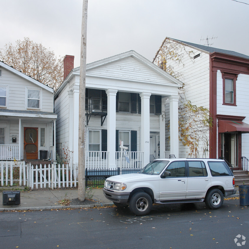 Building Photo - 2516 5th Ave