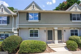 Building Photo - 6900 Roswell Rd NE