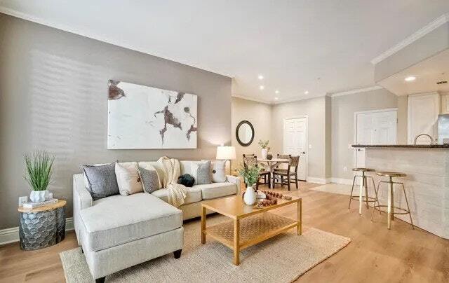 Foto del edificio - 9253 Regents Rd