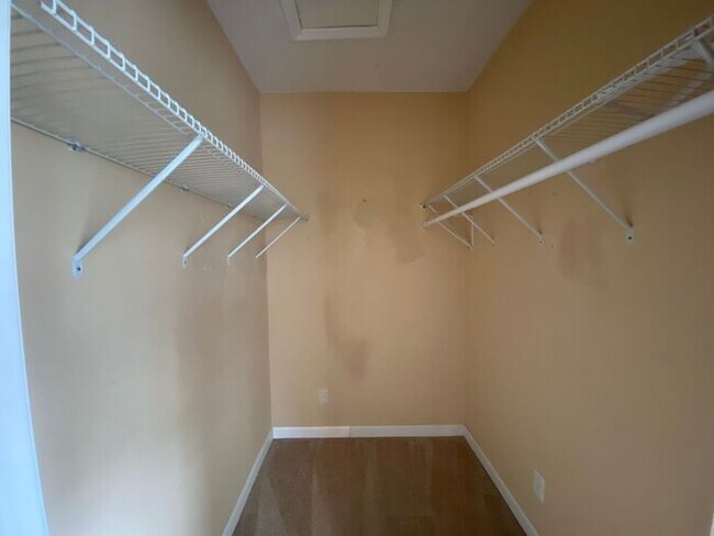Foto del edificio - Germantown / Salemtown House for Rent!  2 Beds w/ extra rooms  + 2 full baths!