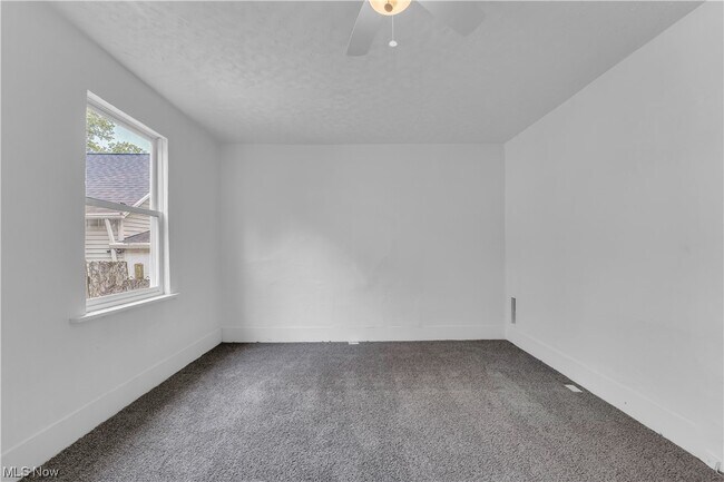 Building Photo - 3279 W 32nd St