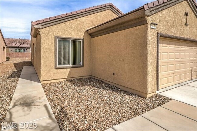 Building Photo - 3520 Kittiwake Rd
