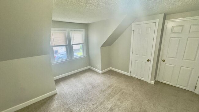 Building Photo - 15 Casimir St