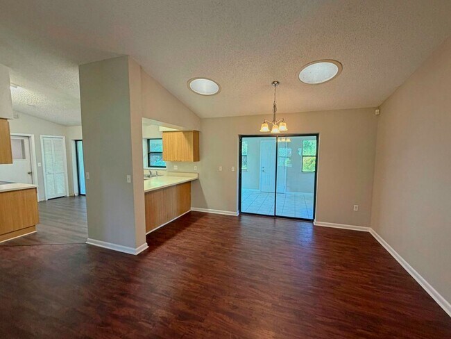 Foto del edificio - 38 Berkshire Ln