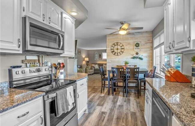 Foto del edificio - 3 bedroom 2 bath in the heart of Niagara F...
