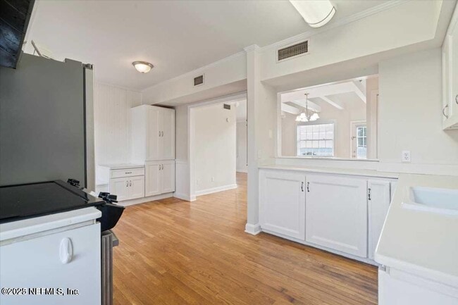 Foto del edificio - 842 Cedar St