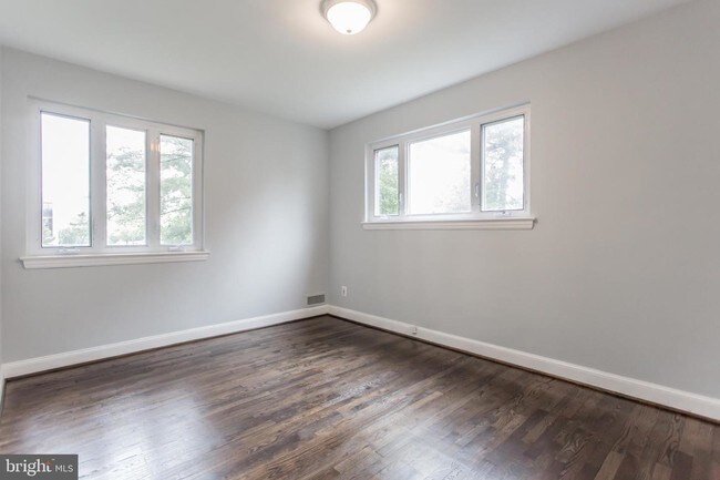 Building Photo - 1206 Holton Ln