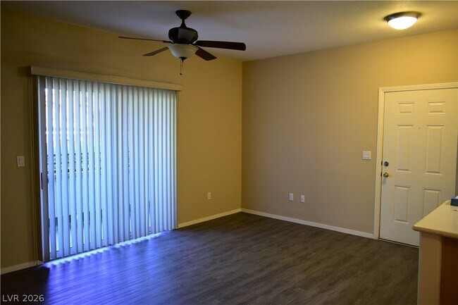 Foto del edificio - 2291 W Horizon Ridge Pkwy