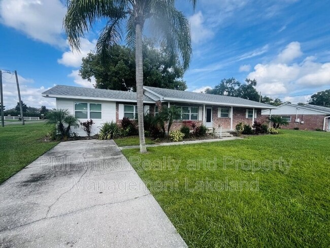 Building Photo - 345 S Ilakee Ave