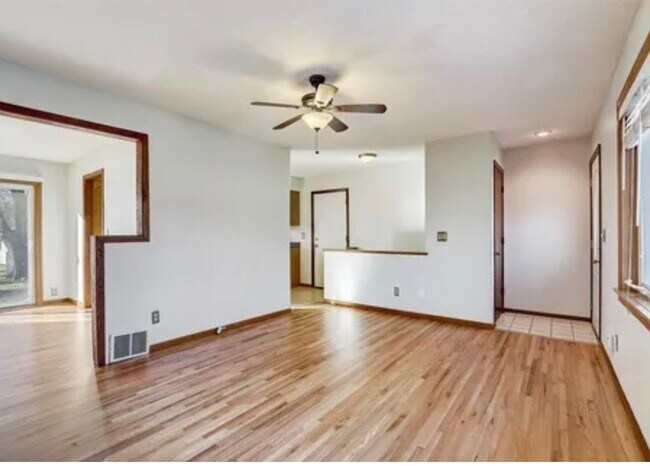 Foto del edificio - 4019 Limonite Ln