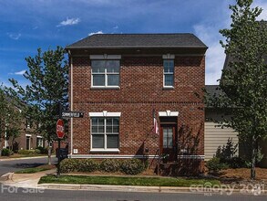 Building Photo - 500 Summerfield Place