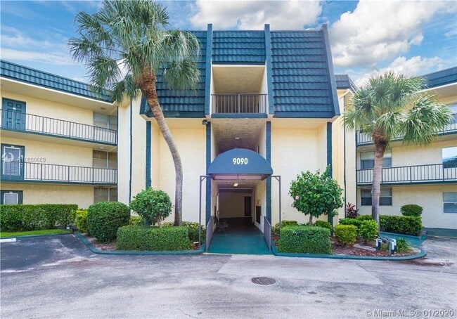 Building Photo - 9090 Lime Bay Blvd
