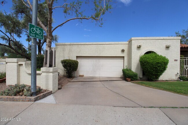 Building Photo - 7702 N Dreamy Draw Dr