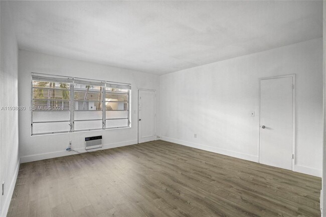 Foto del edificio - 4172 Chase Ave