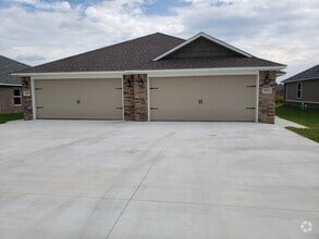 Building Photo - 2107b Ingalls Ln