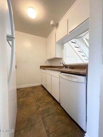 Building Photo - 237 E Surfside Dr
