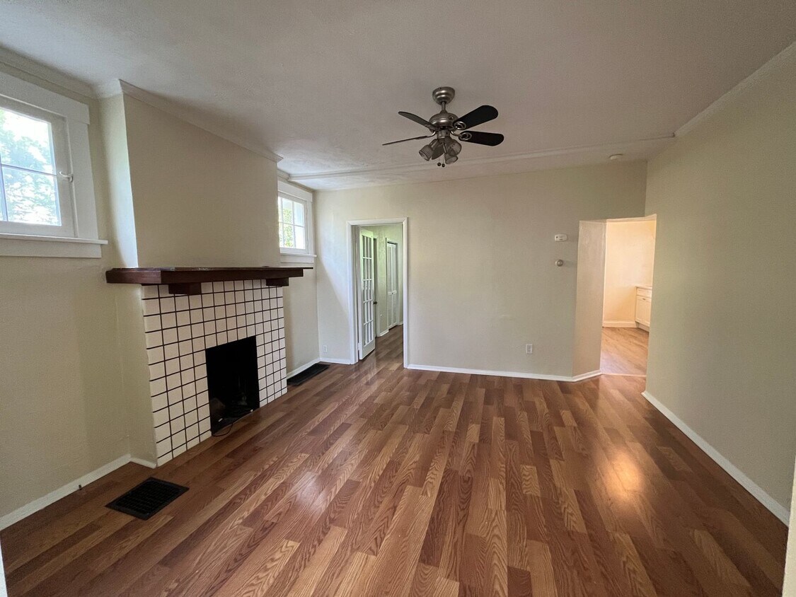 Foto principal - Newly Renovated 1 BD, 1 BA Apartment in Ca...