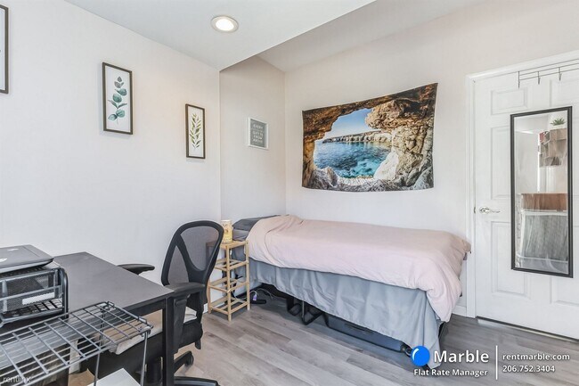 Foto del edificio - 5 br, 2 bath House - 3448 Frazier St