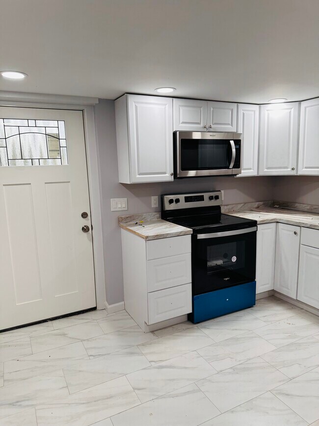 26 2nd St, Farmingville, NY 11738 House Rental in Farmingville, NY