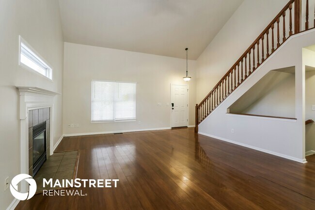 Building Photo - 2025 Santuomo Ave