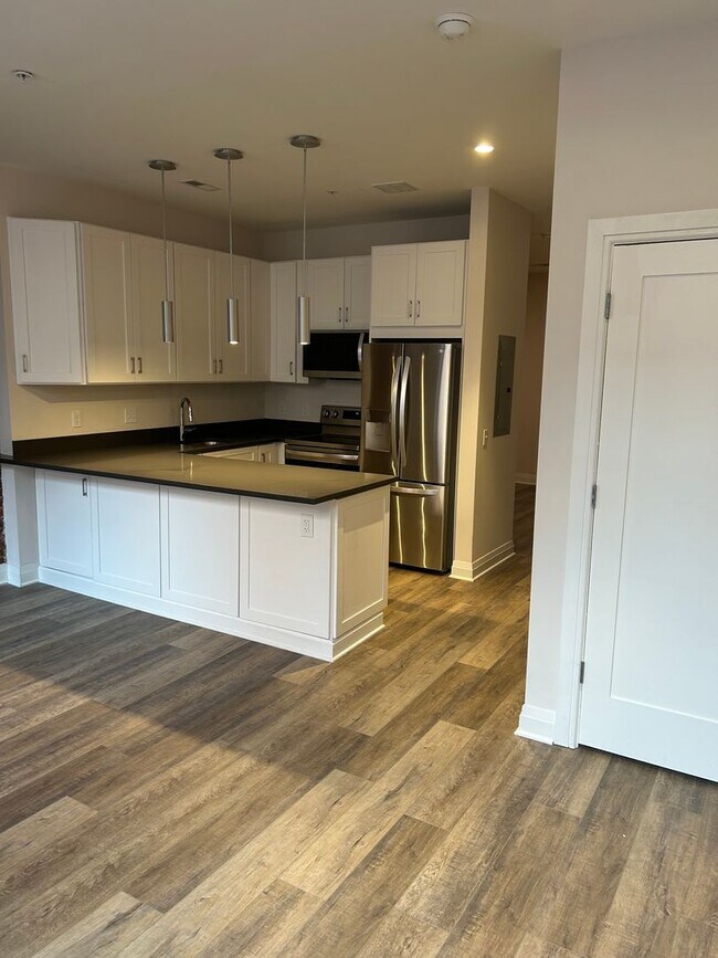 Bank Street Court - Bank Street Court Apartment