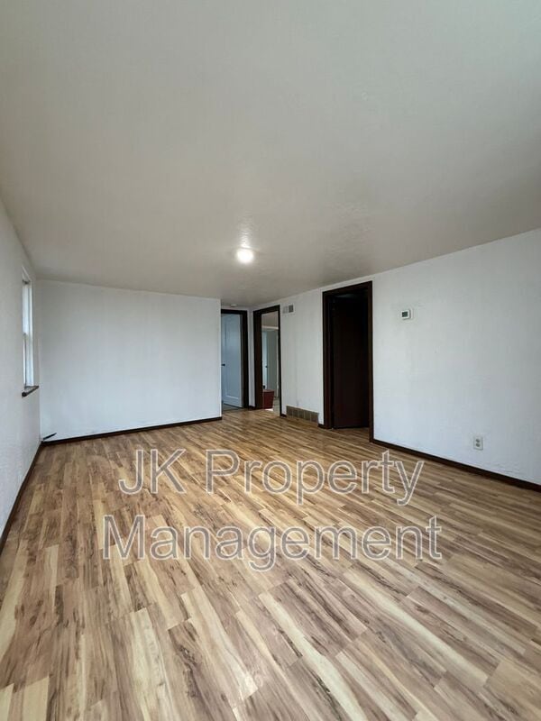 Building Photo - 3908 3rd Ave S