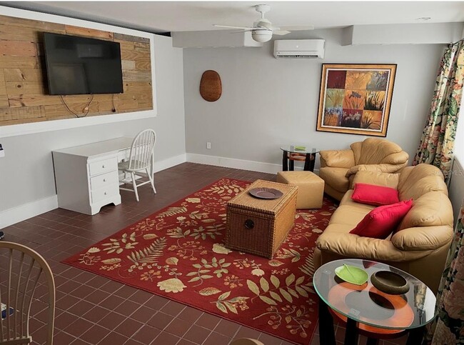 Building Photo - 1143 Central Ave