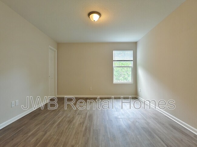 Building Photo - 6885 Lake Mist Ln