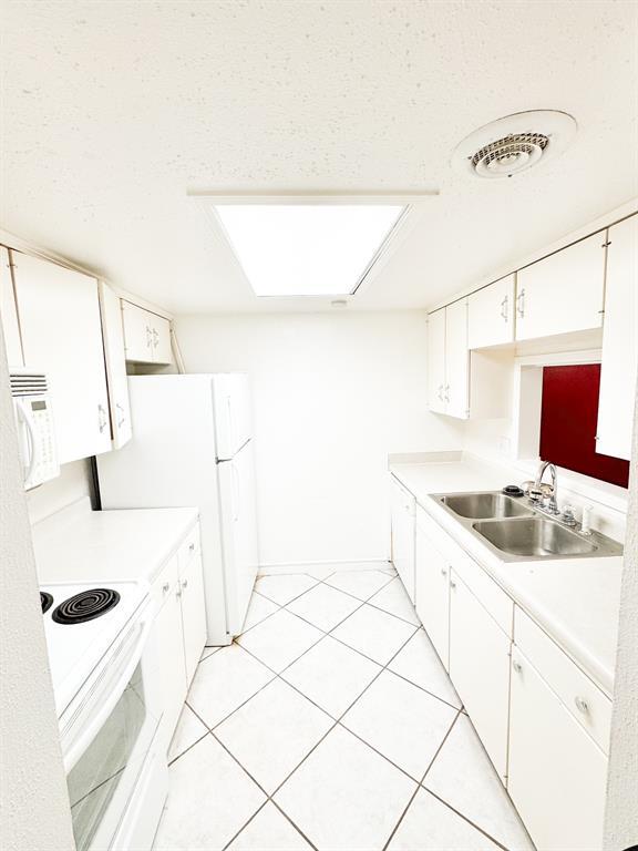 Building Photo - 12633 Memorial Dr