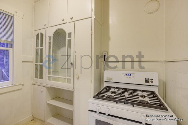 Building Photo - Unit 24