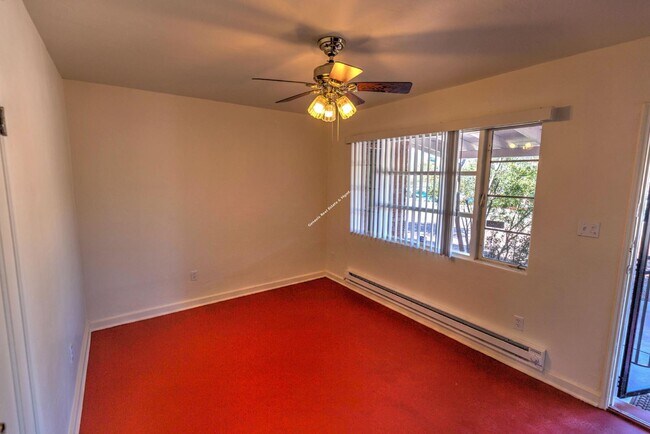 Foto del edificio - 1742 E 9th St