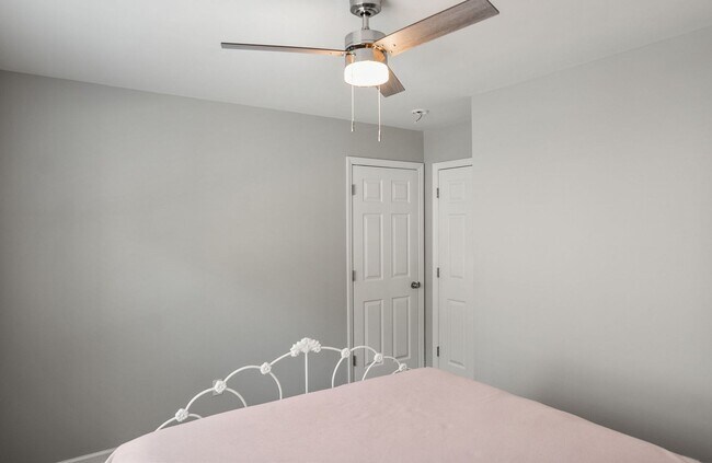 Building Photo - Updated Beaufort Townhome