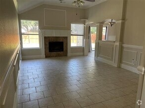 Building Photo - 1500 Santos Dr