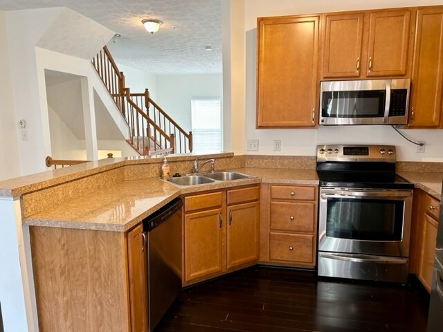 Building Photo - 8400 Oak Meade Way