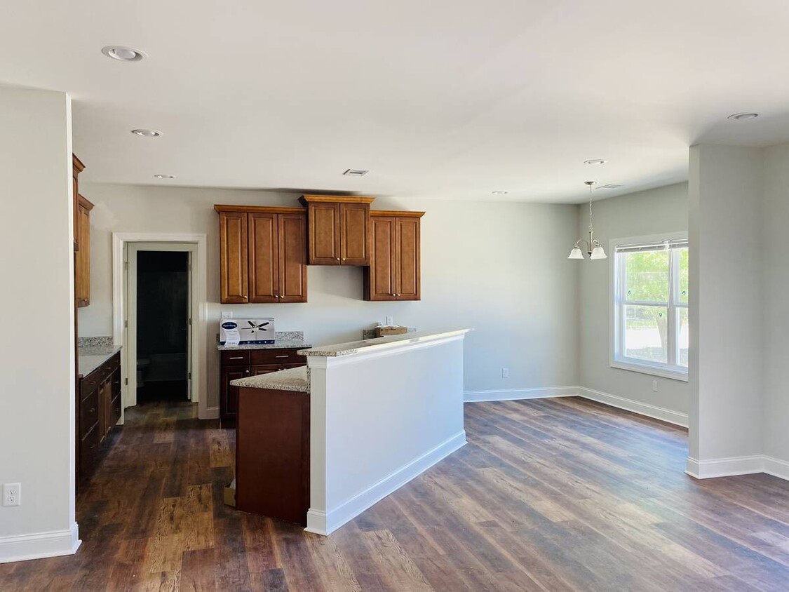 Foto principal - 305 Trinity Pond Road
