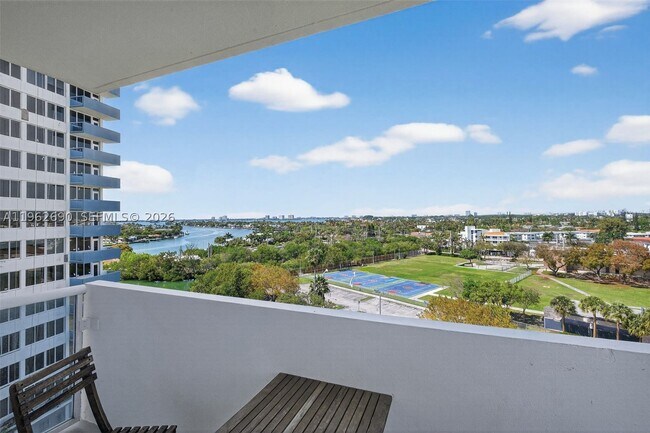 Foto del edificio - 7441 Wayne Ave