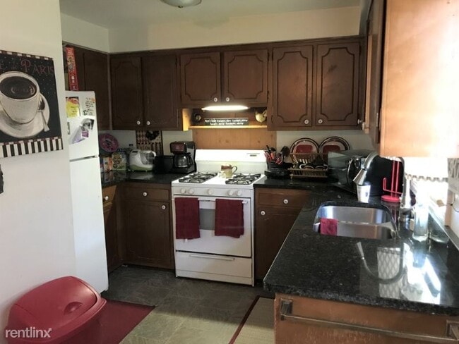 Building Photo - 2 br, 1 bath Townhome - 216 Rose Ave