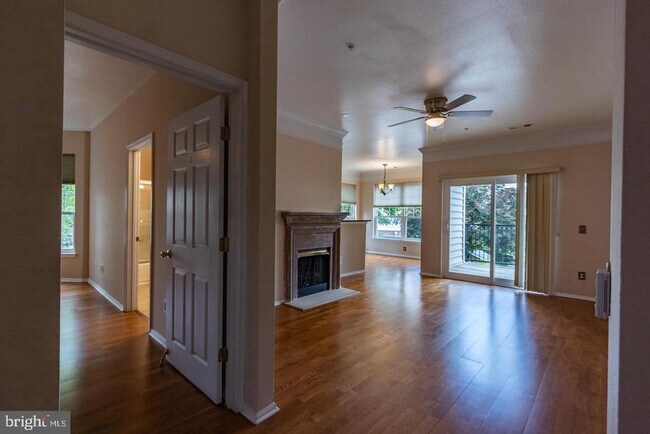 Foto del edificio - 1600 Spring Gate Dr.