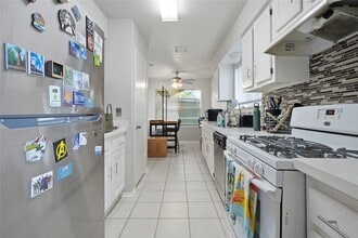 Building Photo - 466 El Toro Ln