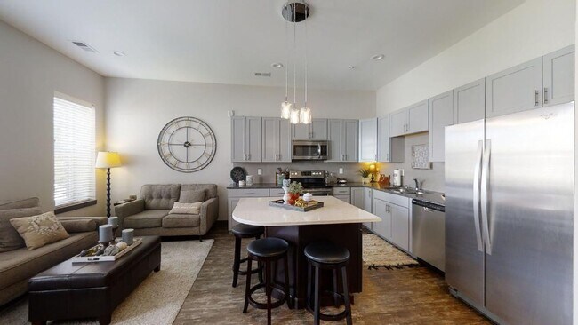 Foto del edificio - Beautiful Loft Apartment in the Heart of D...