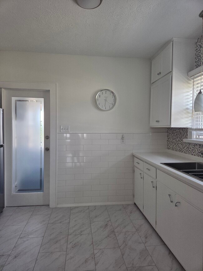 Foto del edificio - 328 E 6th St