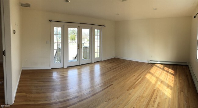 Building Photo - 2 br, 2 bath House - 10 Barncroft Rd