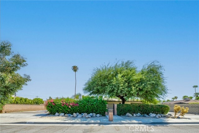 Building Photo - 642 S Mountain View Dr