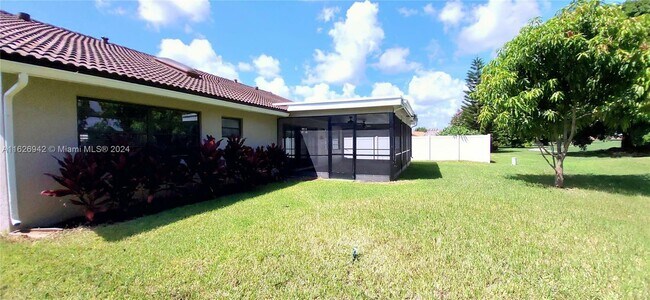 Foto del edificio - 8001 NW 72nd St
