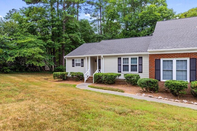 Building Photo - 225 Bracken Ct
