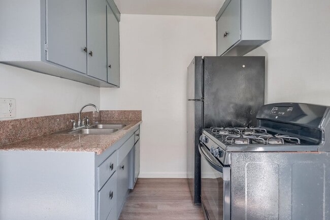 Foto del edificio - 1735 W 120th St