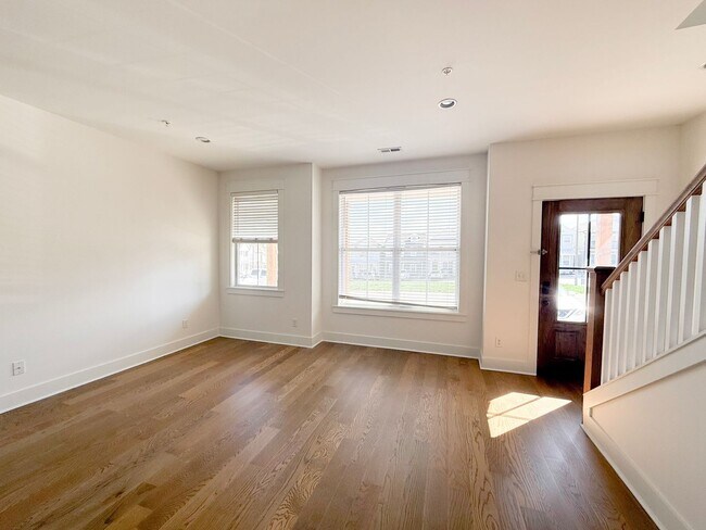 Foto del edificio - Spacious 4-Bedroom Home Near Tennessee Tech with Pool Access and Pet-Friendly Living